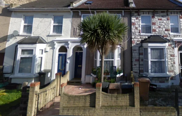 2 Bedroom Flat for Sale in Leyton